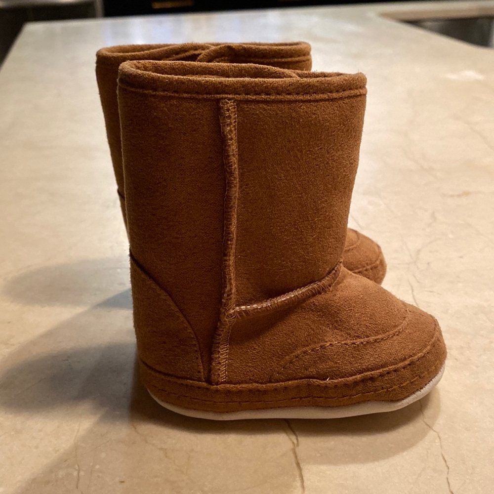 UGG like baby boots
